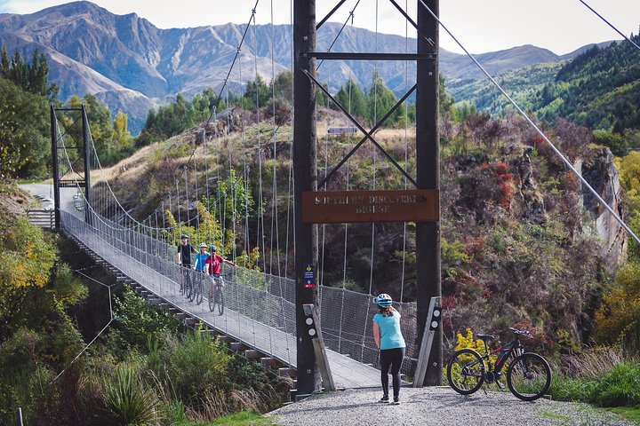 Southern Discoveries suspension bridge - a great photo opportunity on the Queenstown Trail